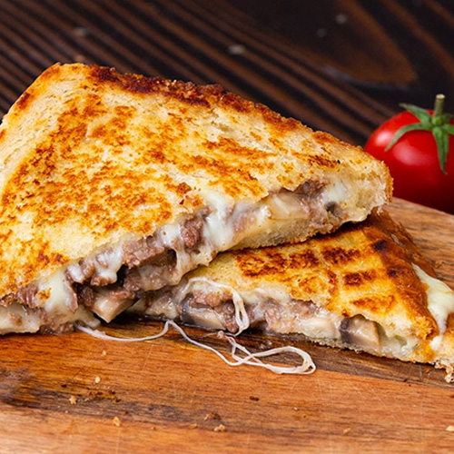 Kavurmalı Kaşarlı Tost