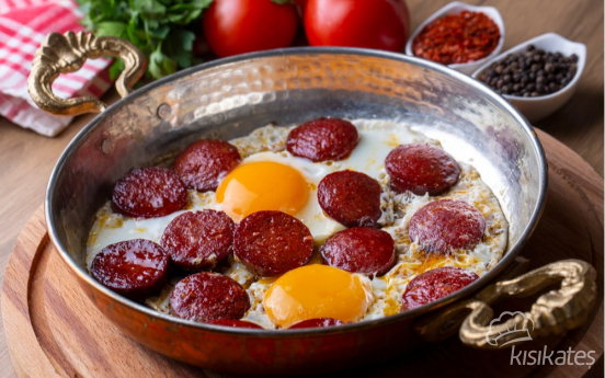 Sucuklu yumurta